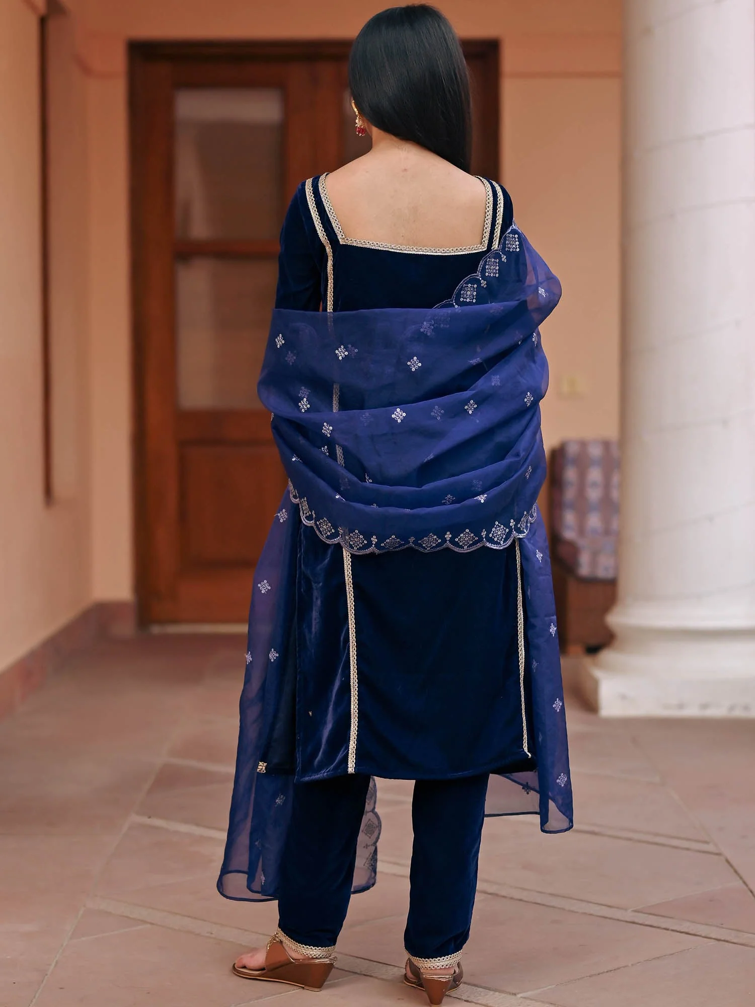 Blue Handwork Velvet Kurta Set - Image 2