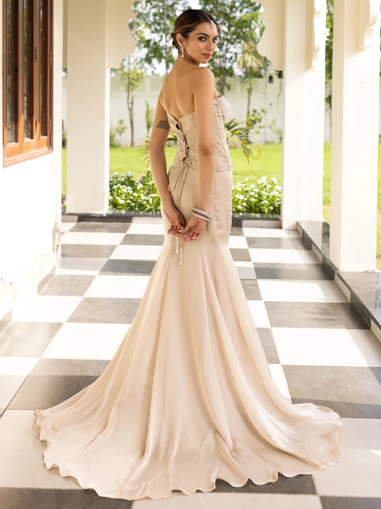 Dreamy Tail Ivory Corset - Image 5