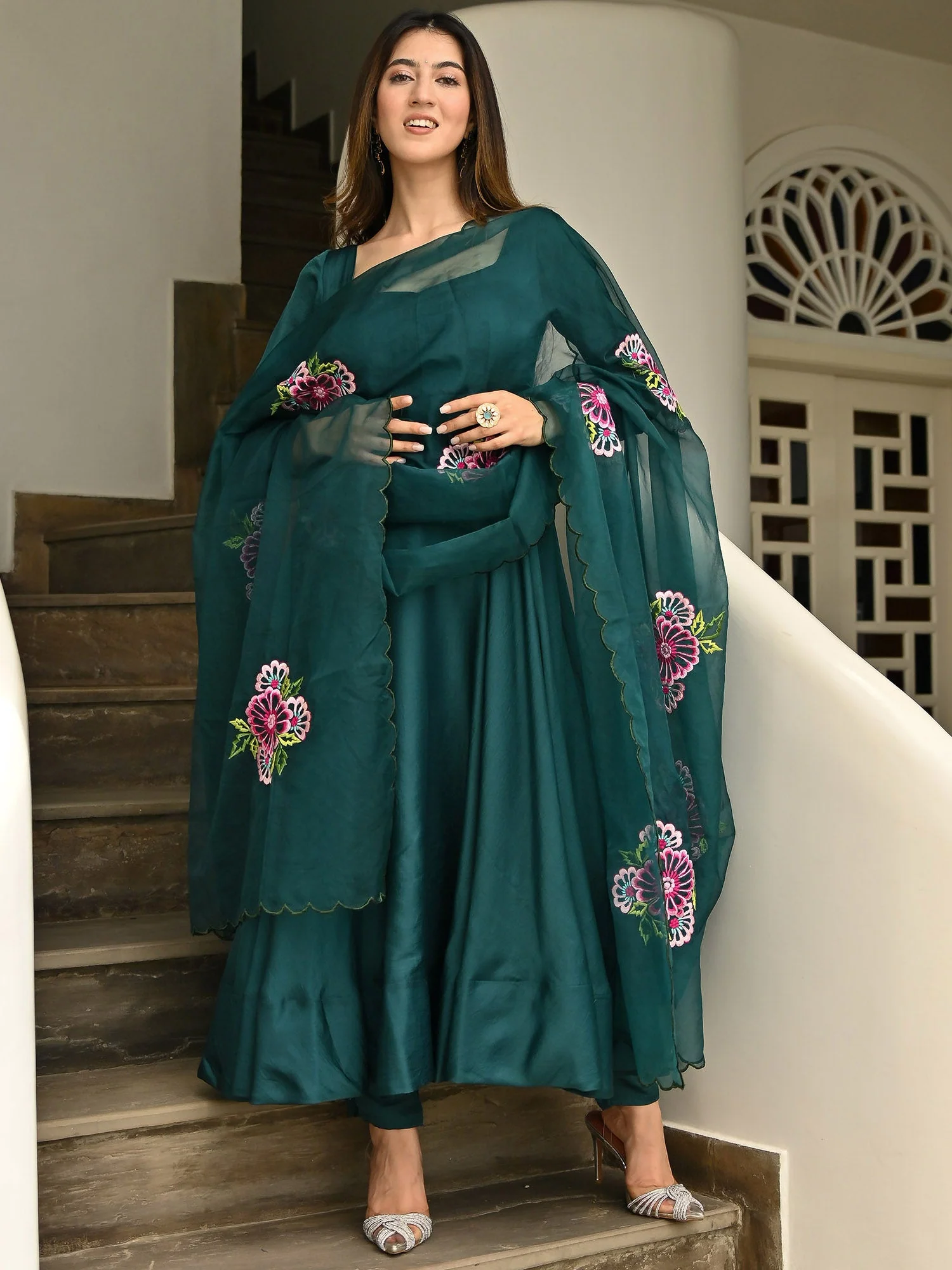 Green Anarkali Embroidered Dupatta - Image 7