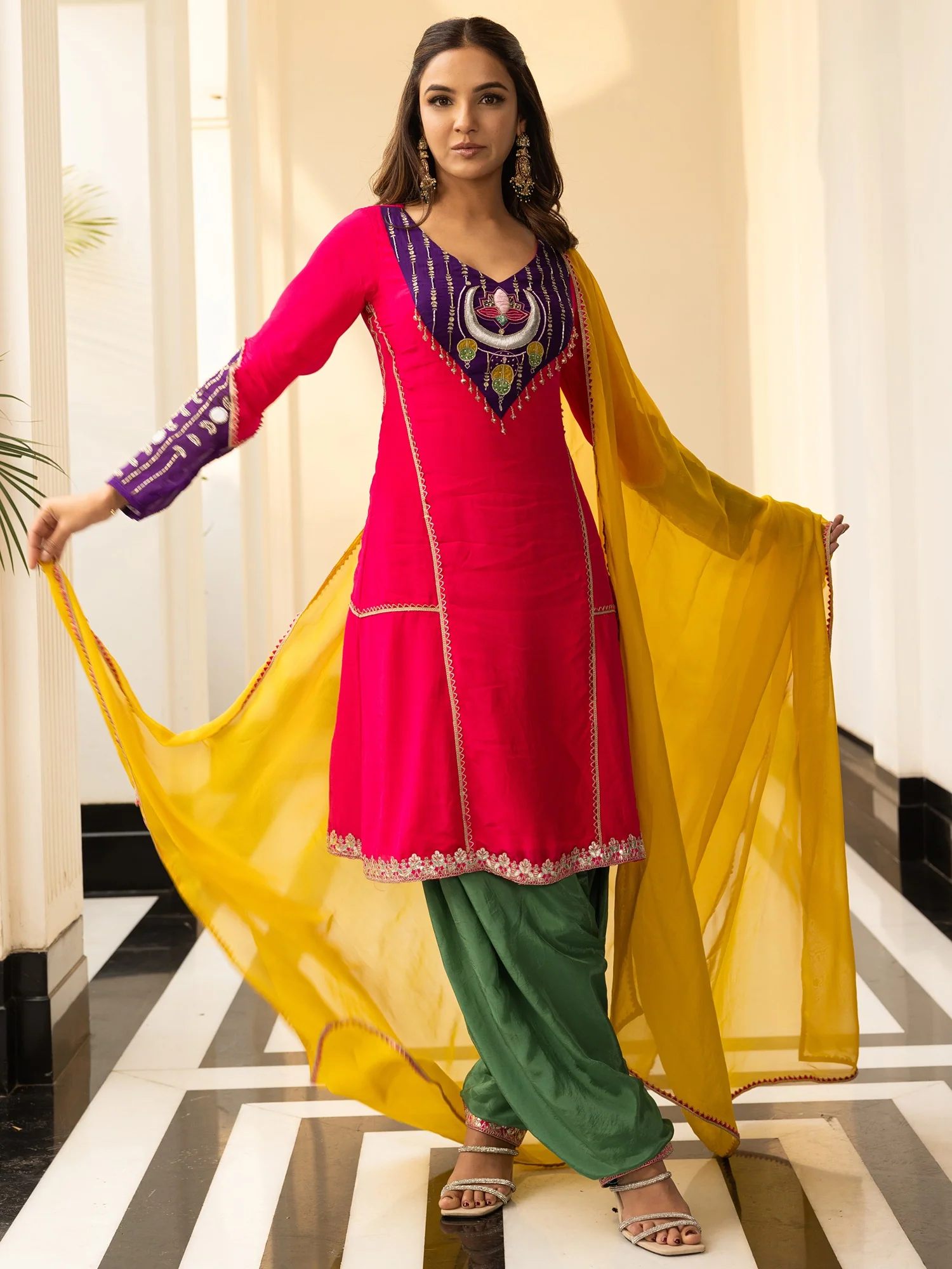 Jasmin Bhasin Pink Patiala set - Image 5