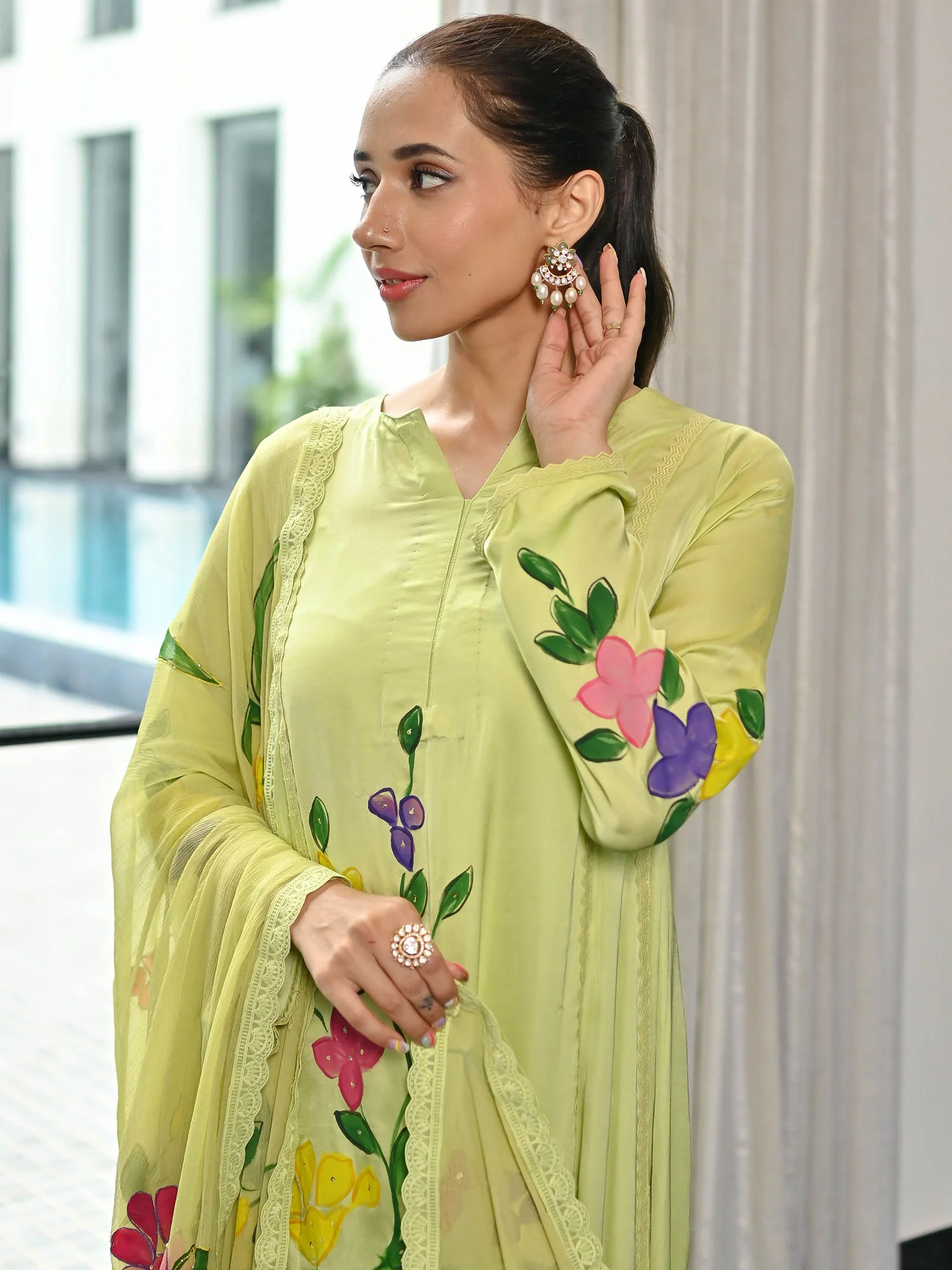 Kaarigiri Green Kurta Set - Image 6
