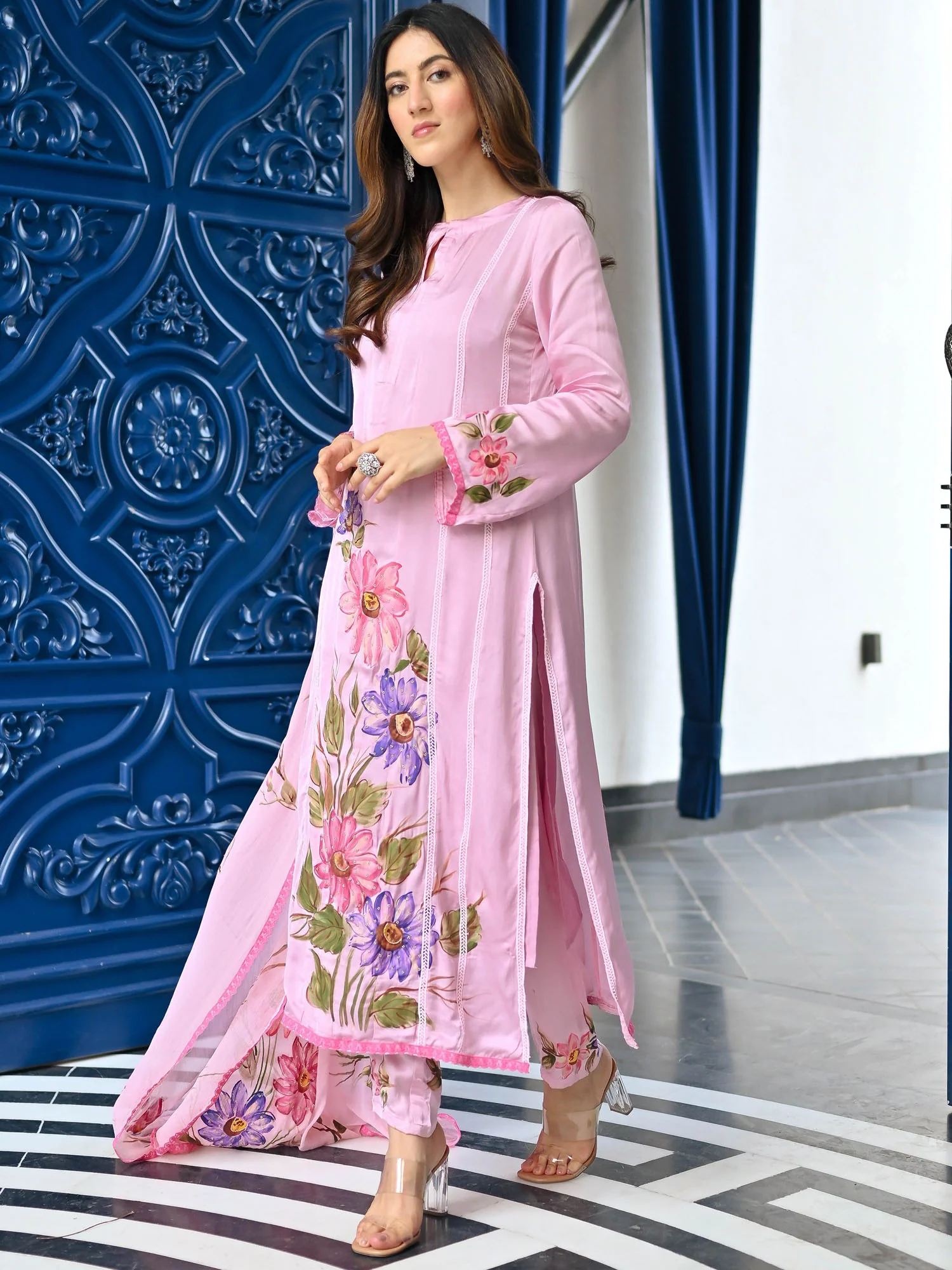 Kaarigiri Pink Kurta Set - Image 5